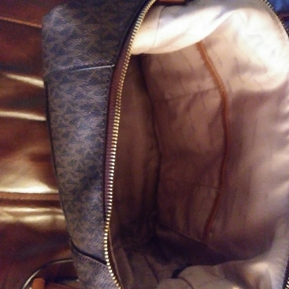 Authentic Michael Kors purse - Picture 4 of 8